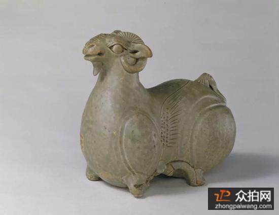 西晋青釉羊，现藏北京故宫博物院